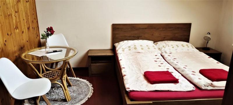 U Certa Hotell Čerčany Eksteriør bilde